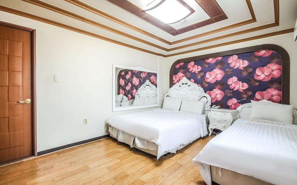 Gwangju Bukdong Naiateu