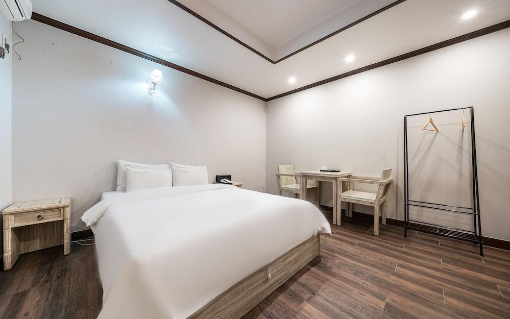 Daejeon Munchang Rosemary