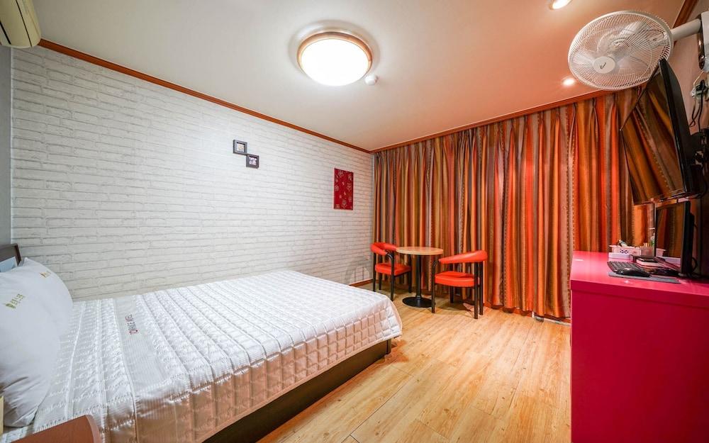 Busan Jaesong-dong Romance