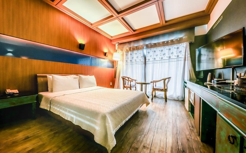 Dubai Hotel in Dangjin