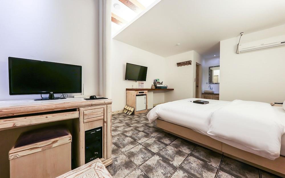 Eumseong Jijunghaeui Achim