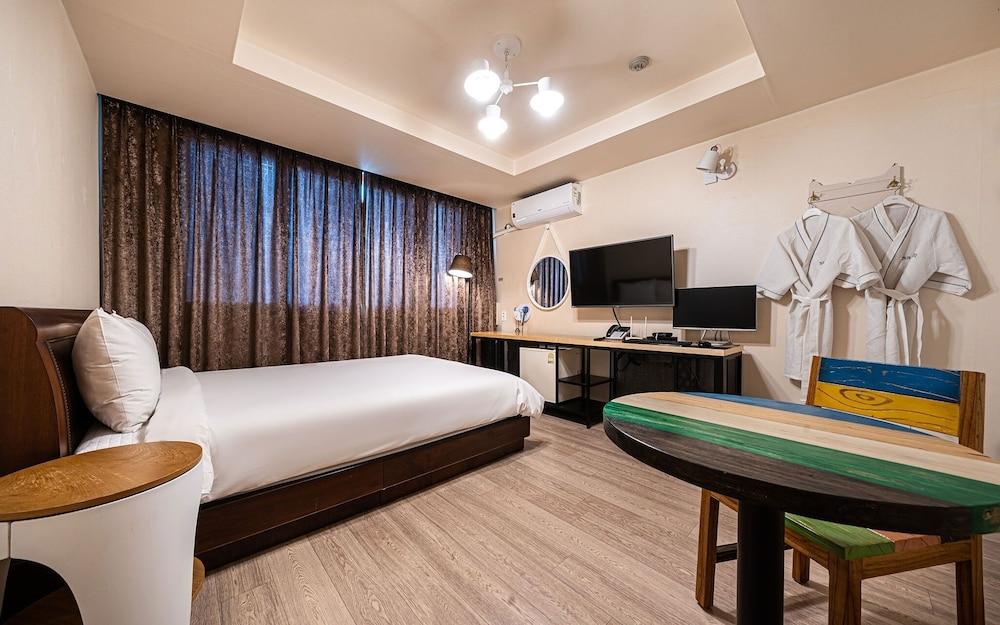 Gangneung Crystal Motel