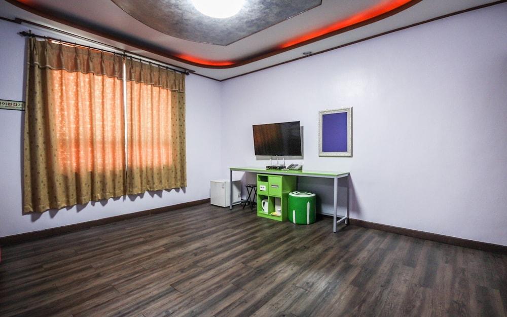 Mungyeong Oncheon Hotel