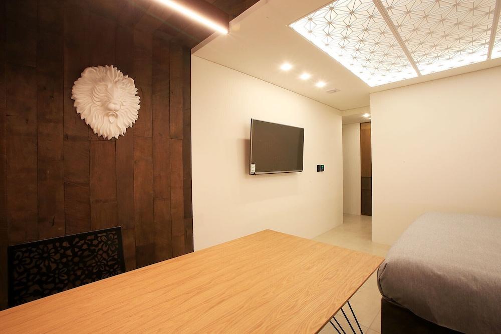 Sincheon Lavieen Hotel