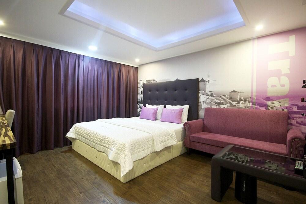 Busan Myeongji Martin