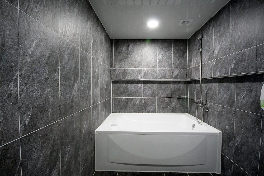 Busan Mandeok Paradia