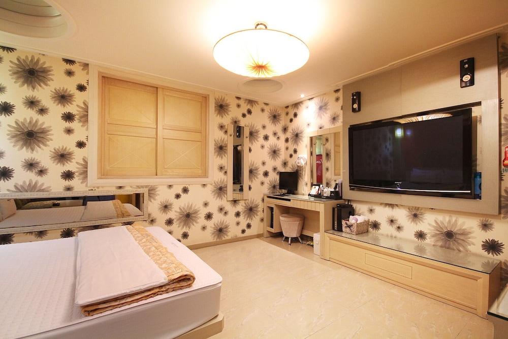 Gyeongju Angang Special W