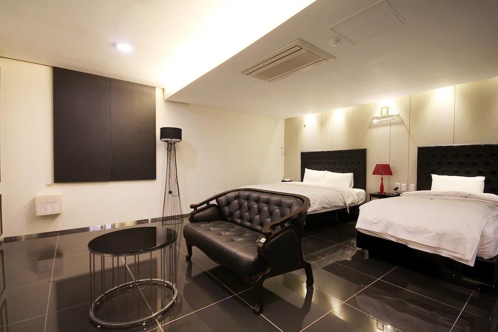 Jeongeup Some Self Check-in Motel