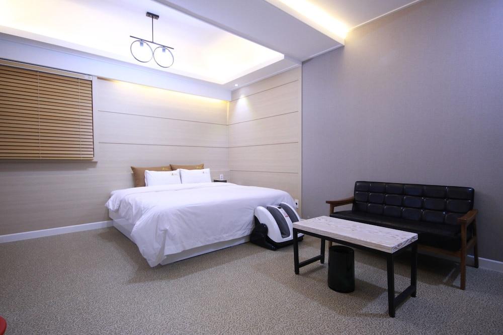 Ulsan KTX Station G and G