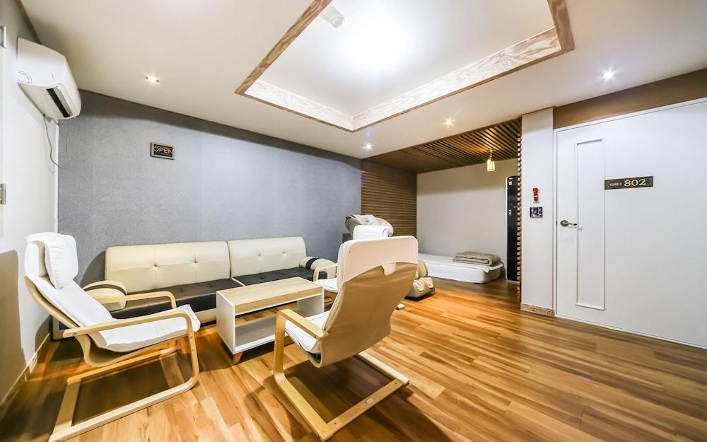 Gimhae Buwondong Cloud Nine