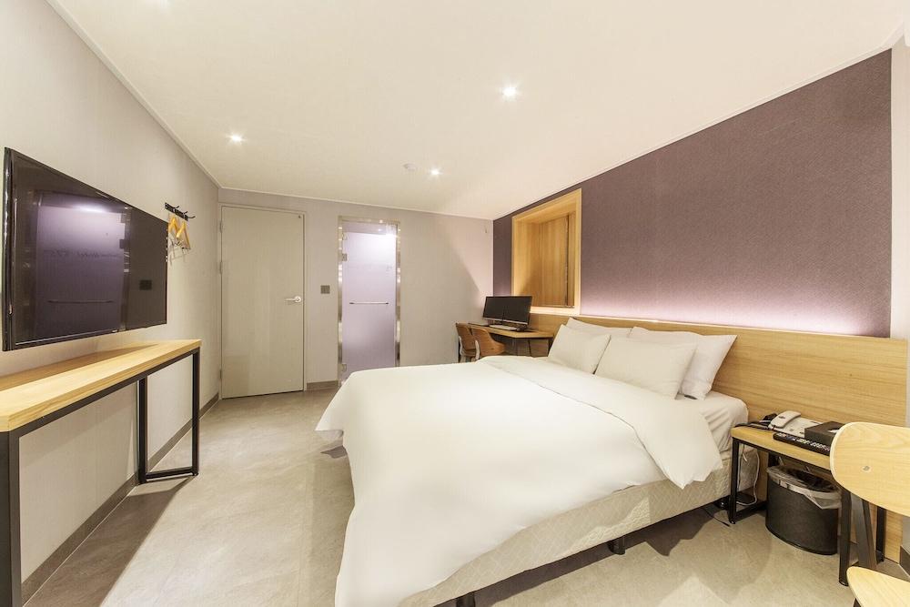 Bucheon Boutique Hotel 375