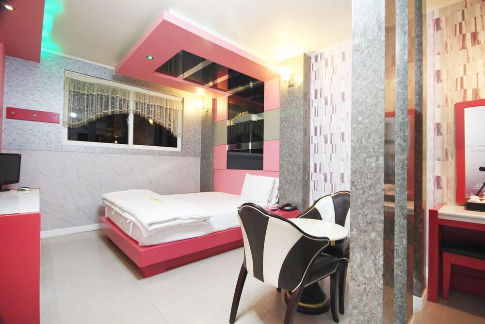 Gimcheon J Self Check-in Motel