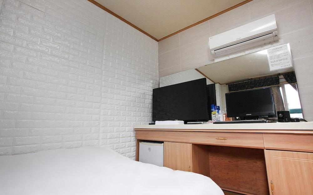 Seogwipo Handu Motel