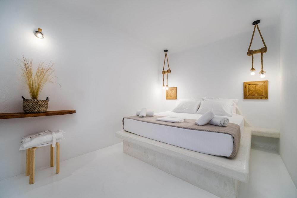 The Amethyst Exclusive Suites Oia