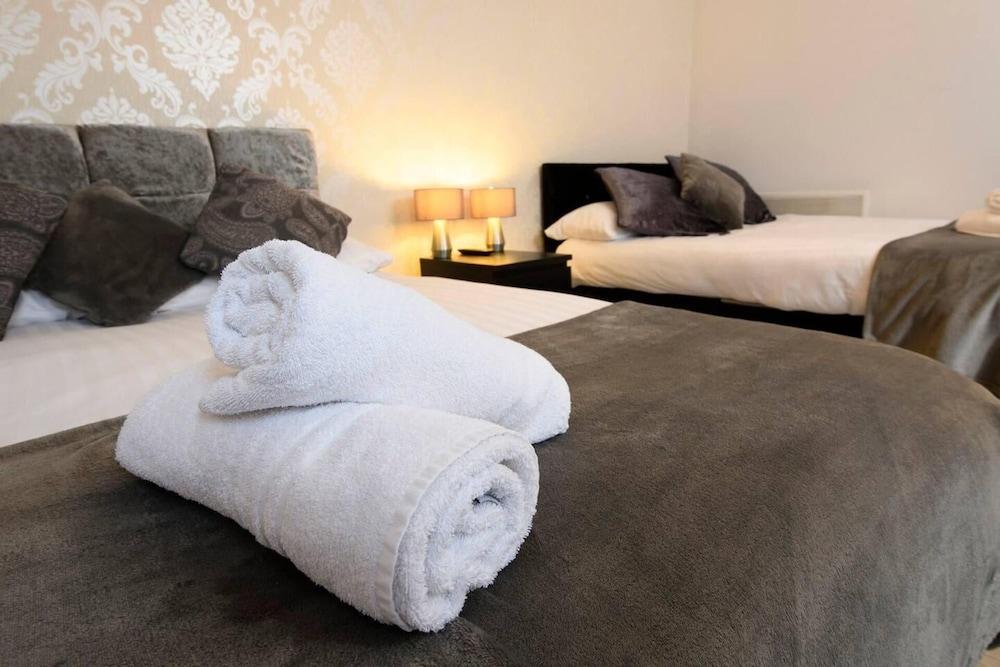 1 bed Apartment Close to Football Grounds