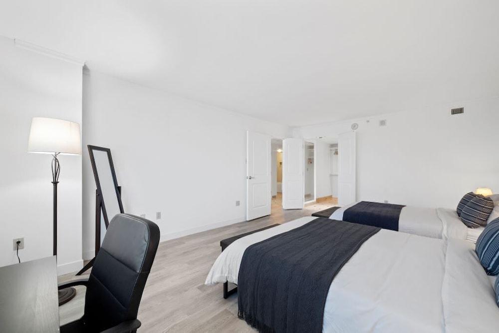 Bold Boardwalk 2BR 3BA Condo by CozySuites