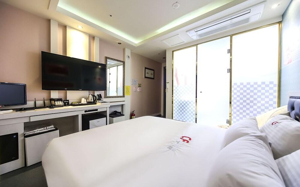 Jinju CF Self Check-in Motel