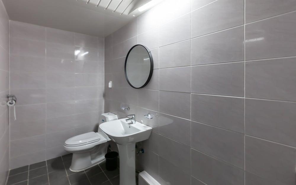 Gimhae Samgye Brown Dot