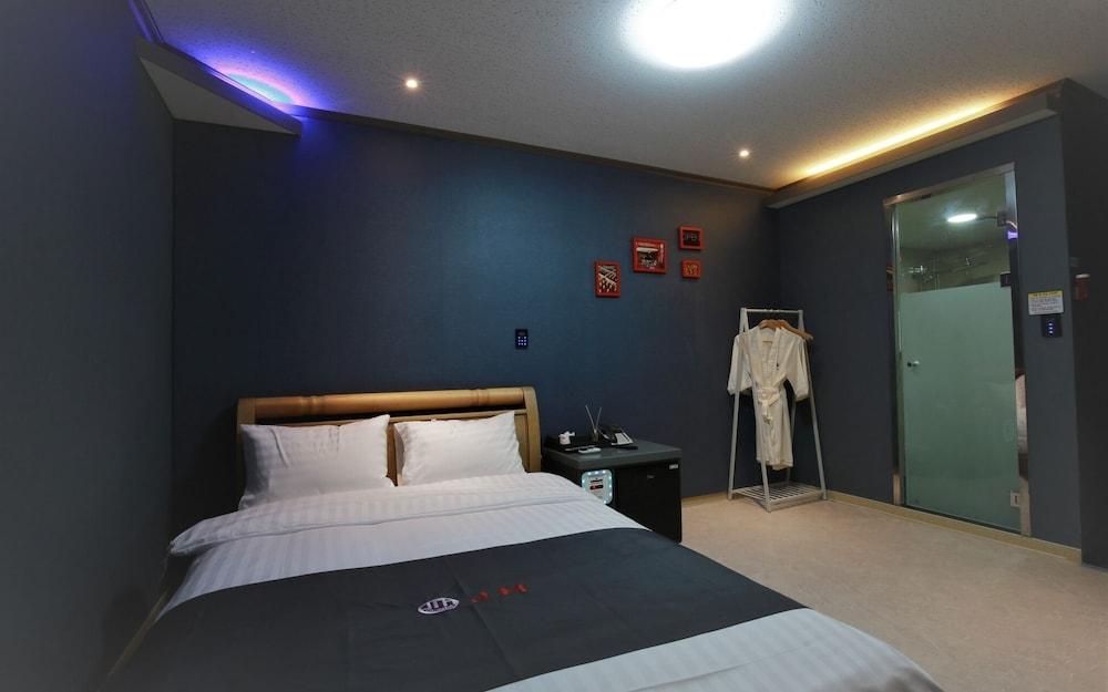 Yangyang JM Self Check-in Motel