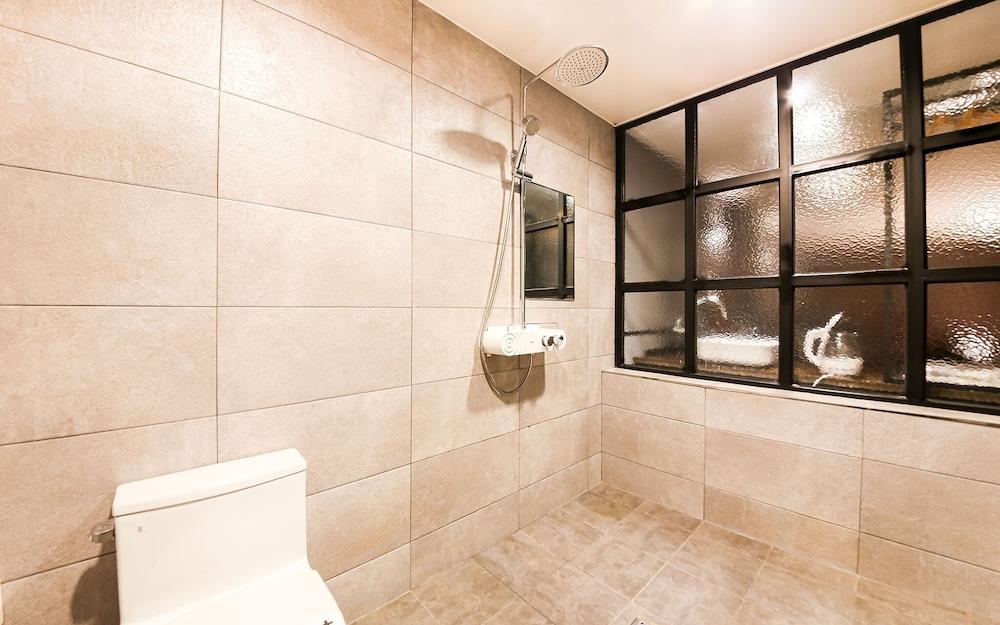 Gimje M Hotel Drive-in