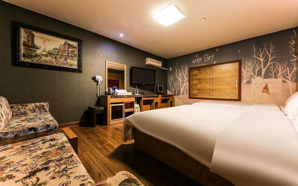 Cheongju Chojeongyaksu S