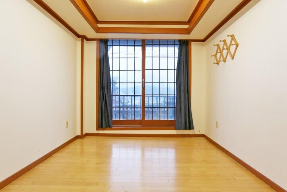 Yangpyeong Gureume Dalgadeusi Pension