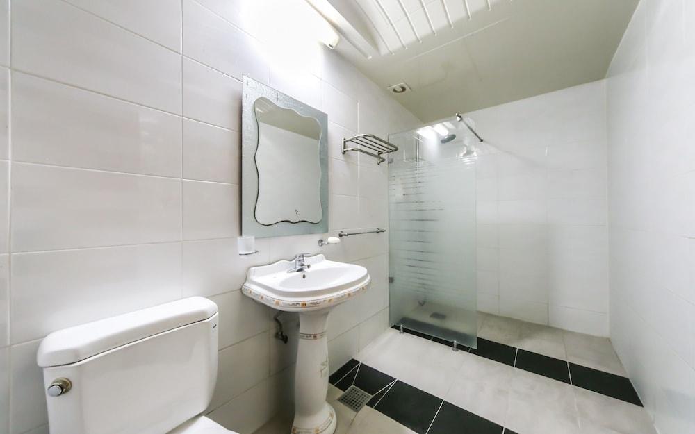 Changwon Jinhae Yongwon Mu