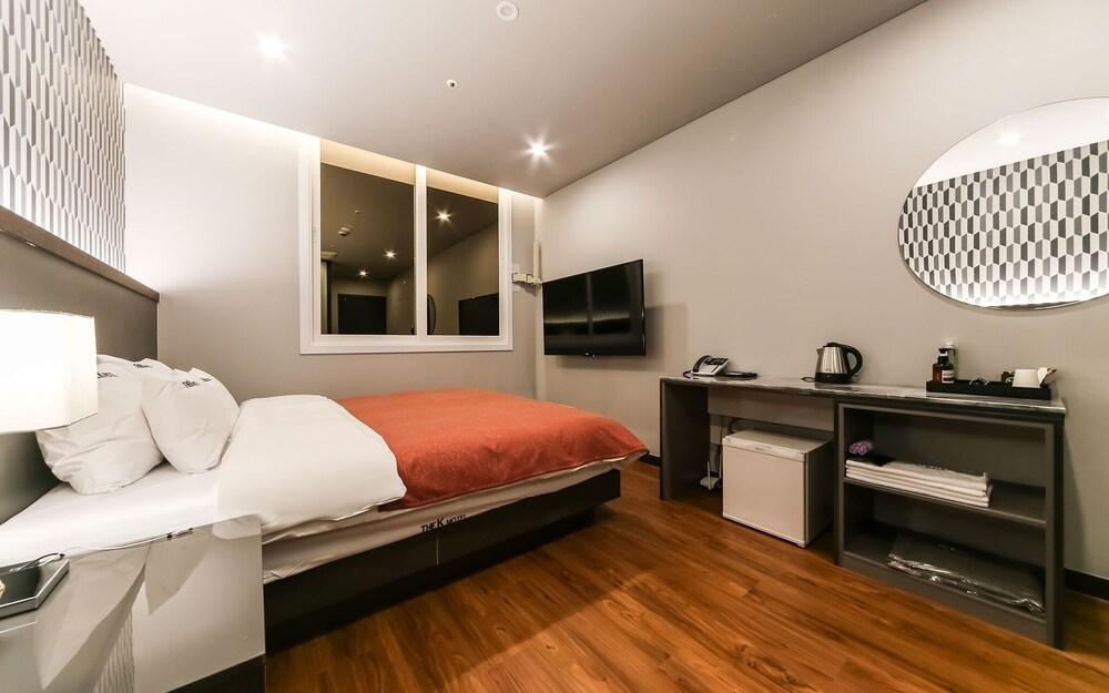 Changwon Jinhae Yongwon Hotel The K