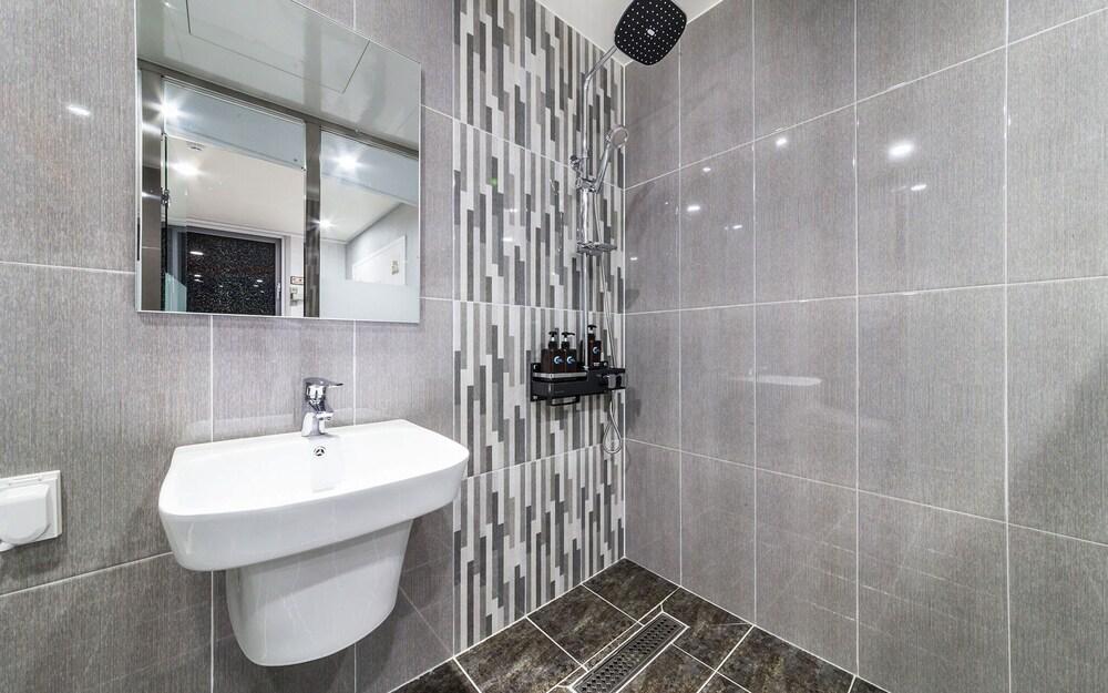 Incheon Crystal Hotel