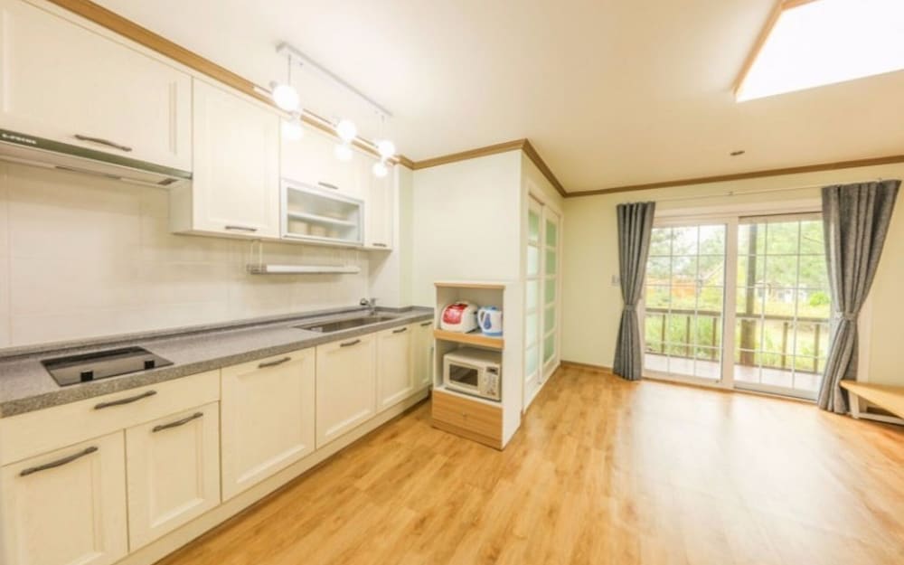 Mungyeong Tyrol Pension