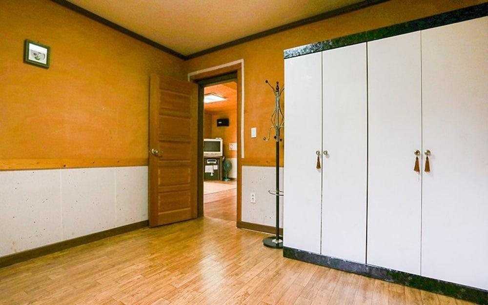 Yangpyeong Solbitgil Pension