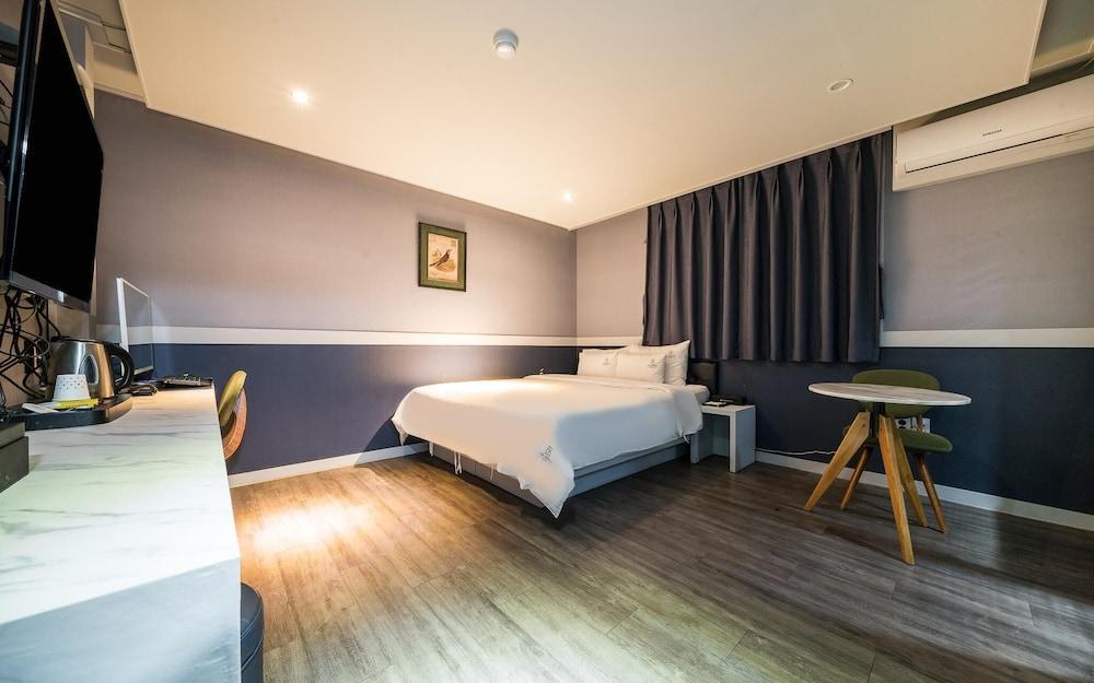 Busan Mandeok The Gentle