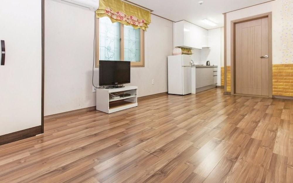 Geojedo Evergreen Pension