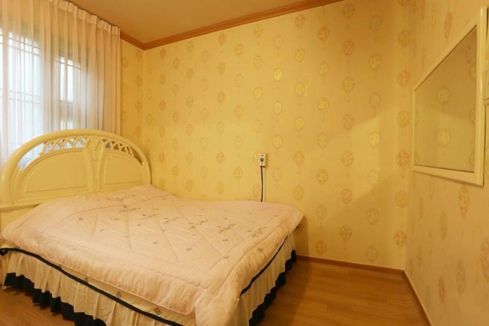 Cheongsong Songwol Pension