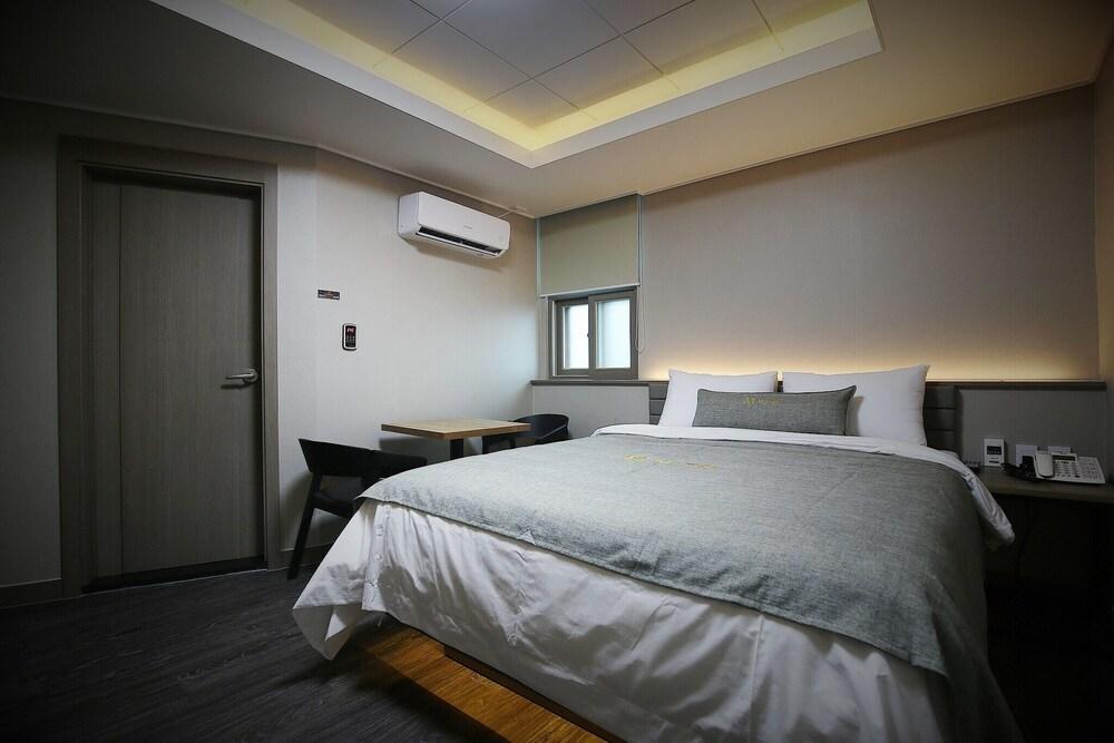 Jecheon M Motel