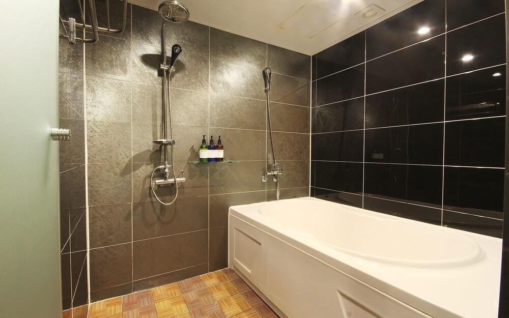 Busan Goejeong Rosso