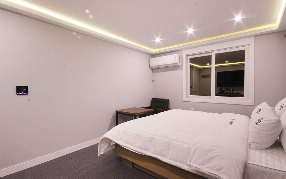 Ulsan Mugeodong With