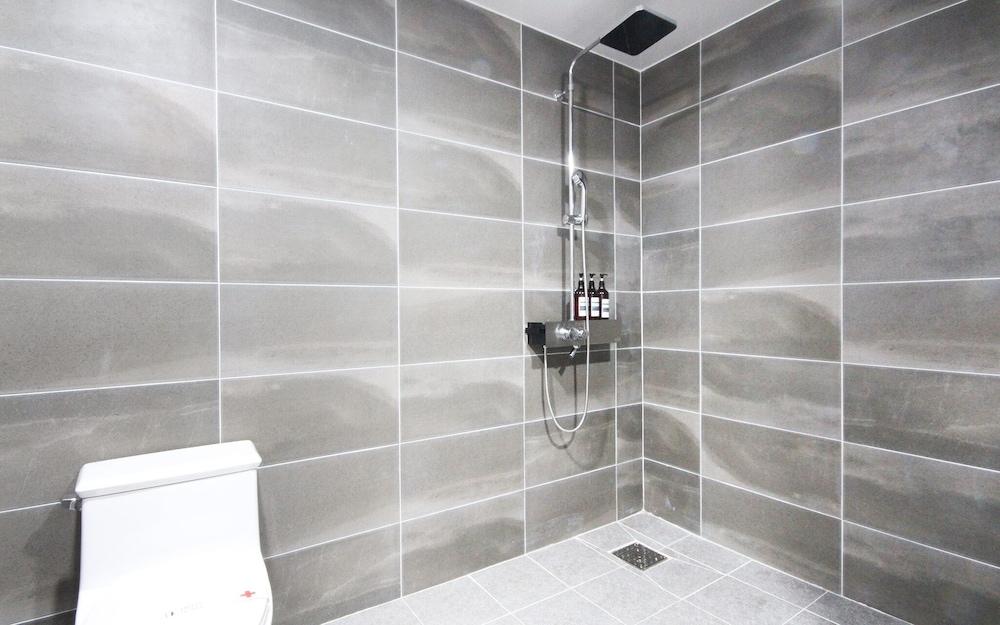 Changyeong Namji Heitz Hotel