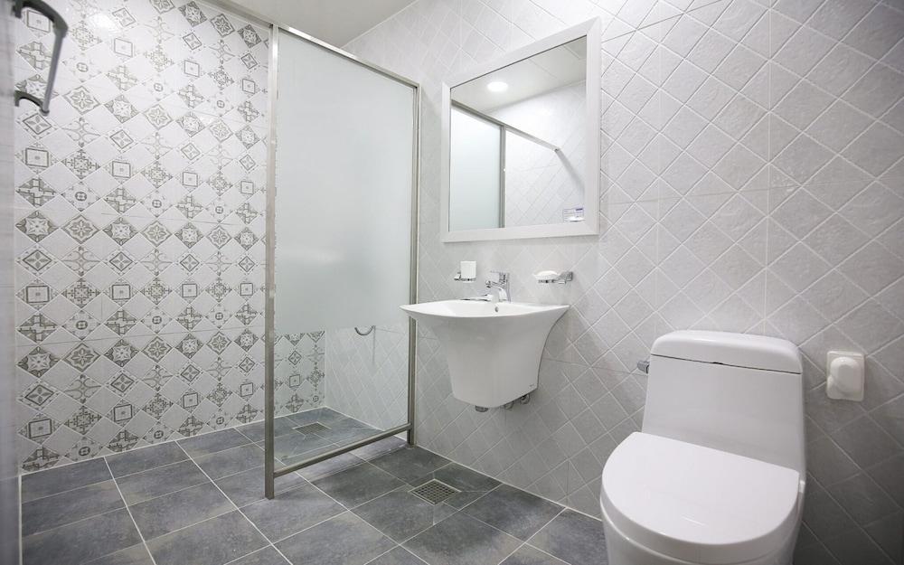 Buyeo Self Check-in Motel Golf