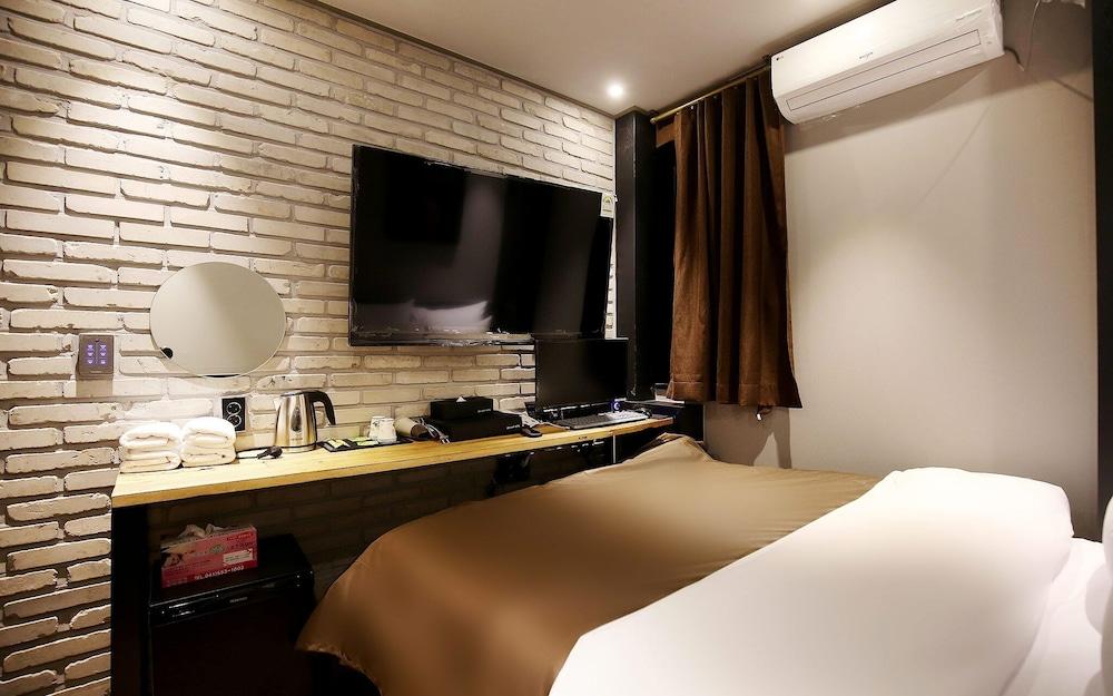 Cheonan A-vant Hotel