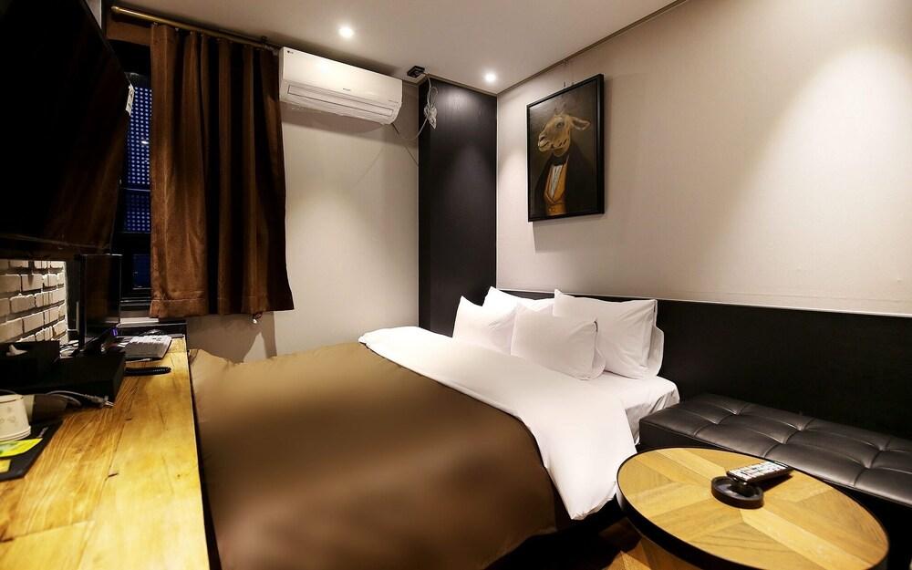 Cheonan A-vant Hotel