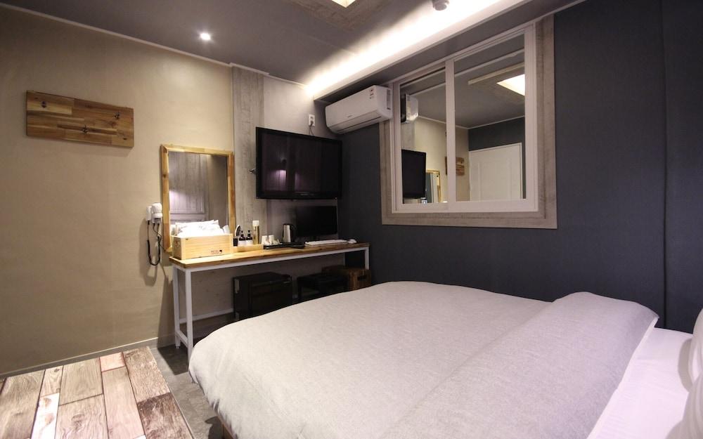 Gumi Indong Hotel Comma