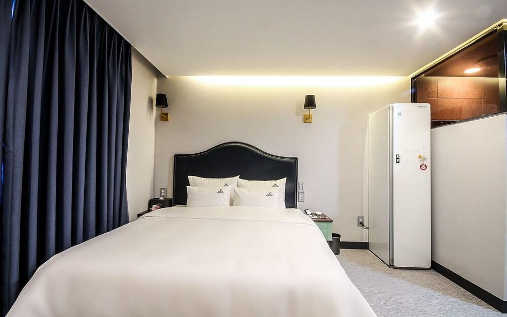 Busan Oncheonjang Hotel Mithuna