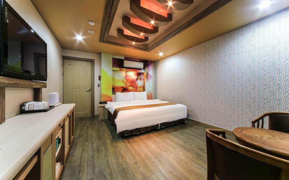 Tongyeong Man to Man