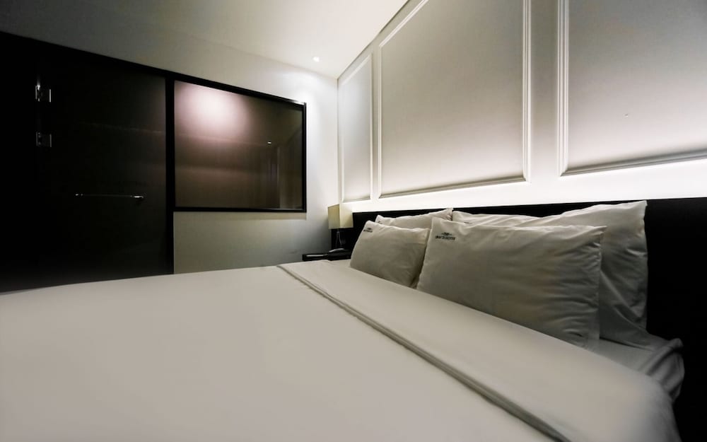 Changwon Jinhae The Gray 70