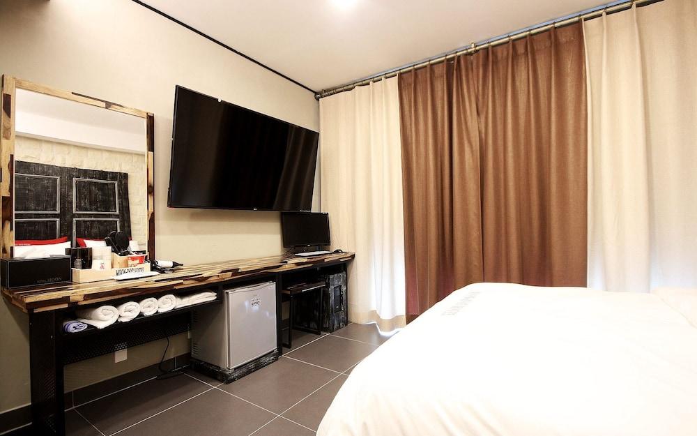 Changyeong Moon Dot Self Check-in Motel