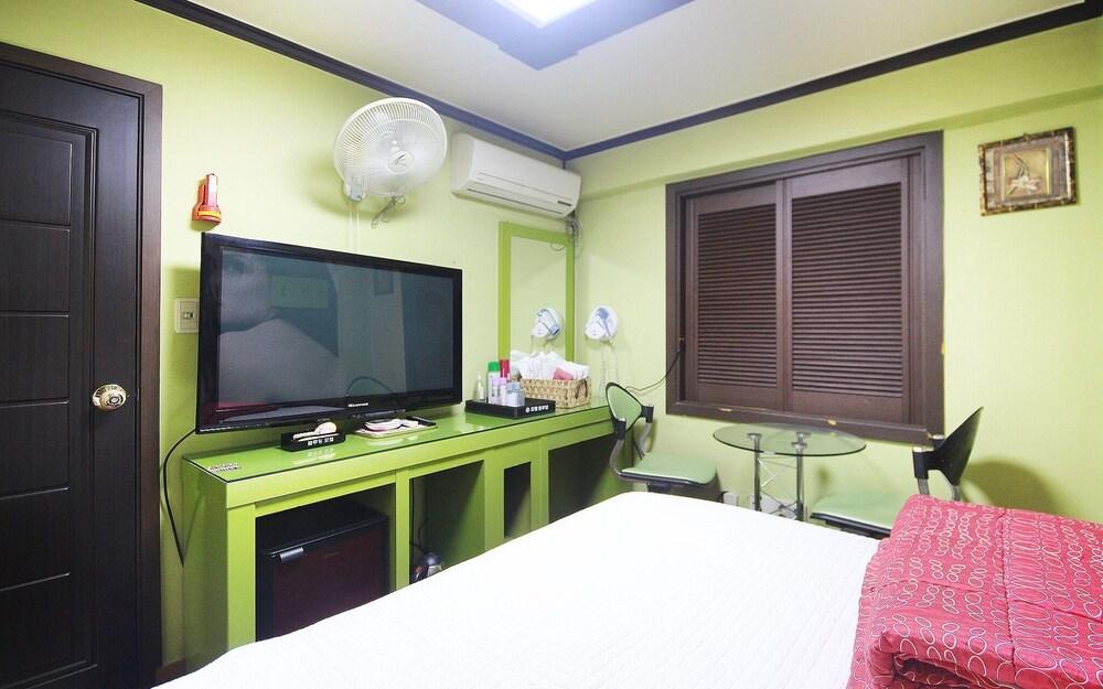 Busan Suyeong Blooming