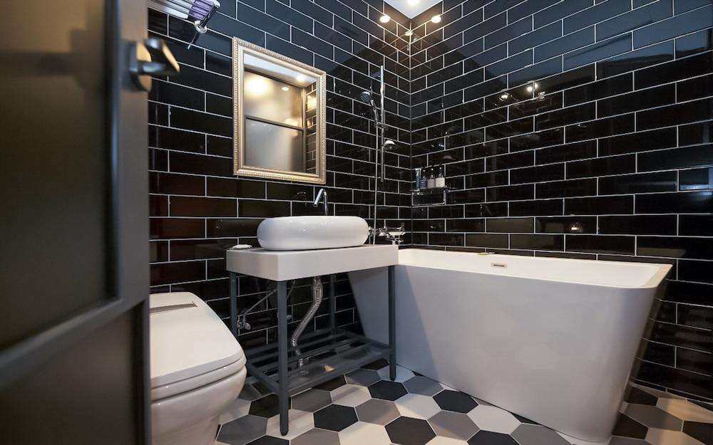 Changwon Myeongseodong Gray Hotel