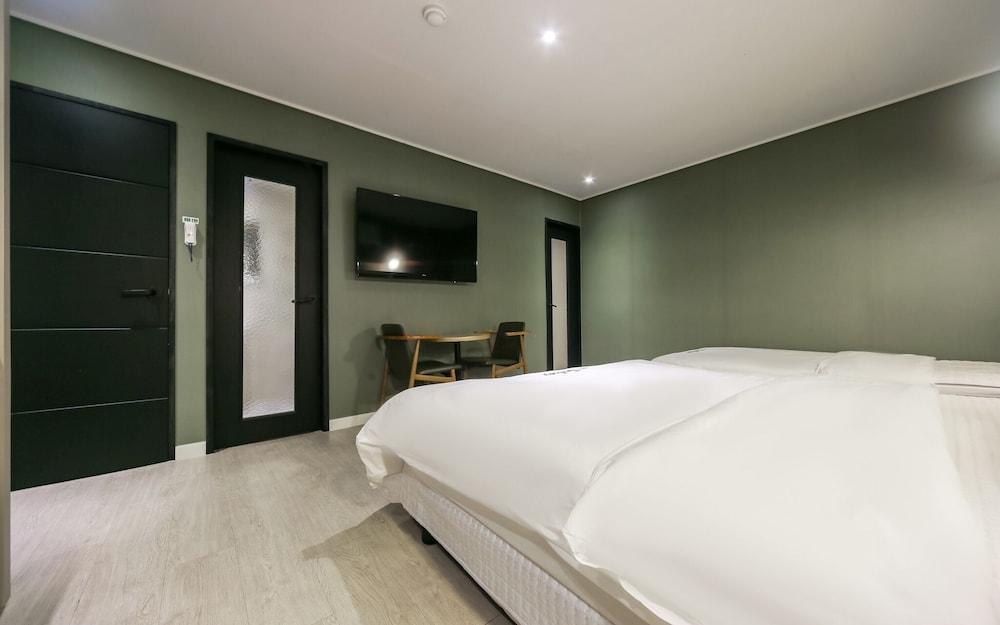 Changwon Jinhae Hotel Two Heart