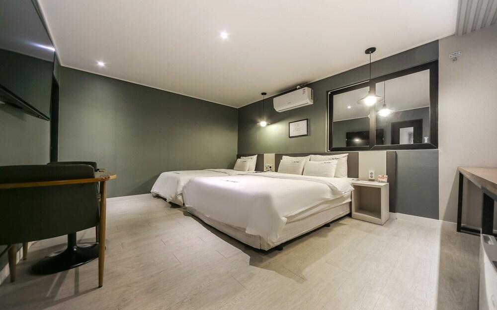 Changwon Jinhae Hotel Two Heart